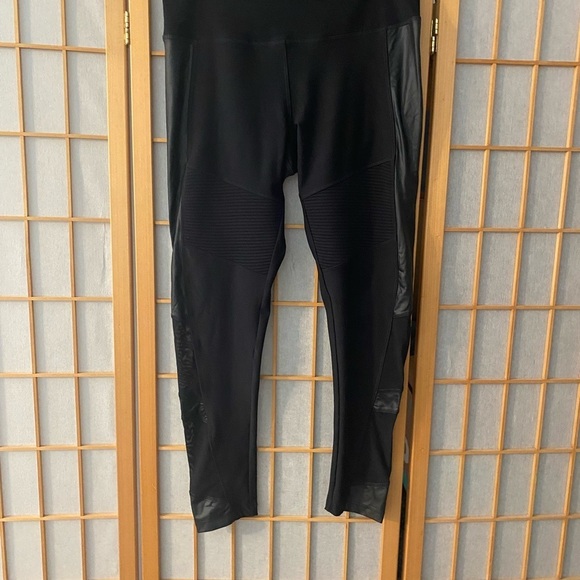 VOGO Athletica Yoga Exercise Pants M Black Mesh Faux Leather Stripe Leggings - Picture 2 of 6